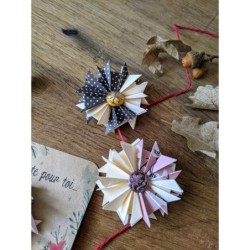 broche-papier-origami-idee-cadeau-bonne-fete-mere-maman-tante-marraine-soeur-copine-temoin-fait-main-sur-mesure