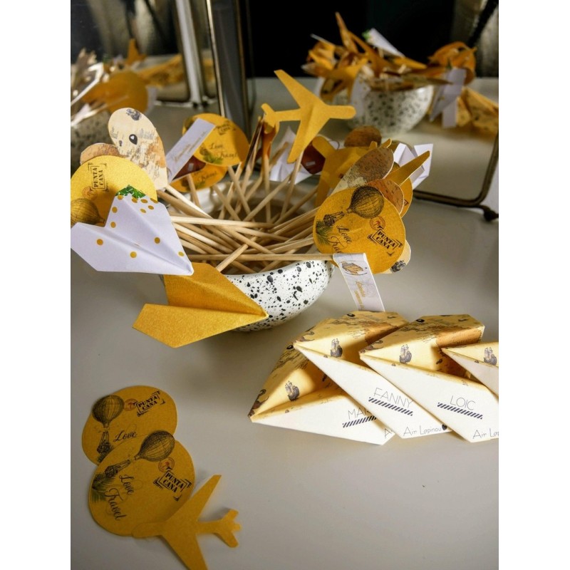 marque-place-avion-origami-personnalise-sur-mesure-theme-mariage-voyage-mappemonde-madame-babioles-porte-nom-original